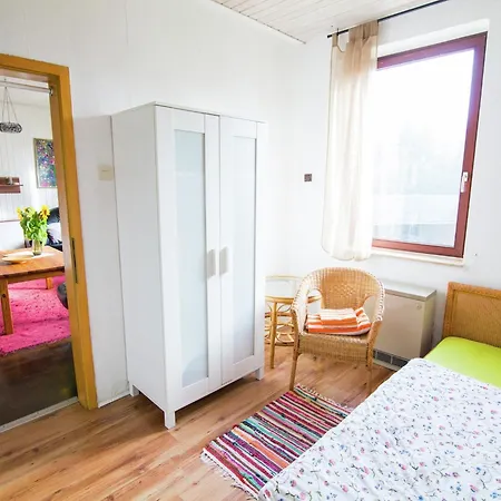 Prázdninový dům Geraeumiges In Hessen Mit Garten
