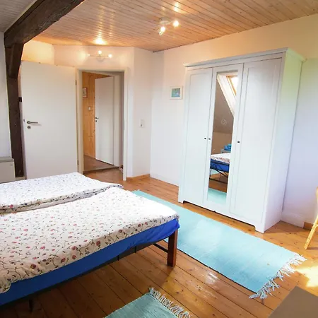 Geraeumiges In Hessen Mit Garten